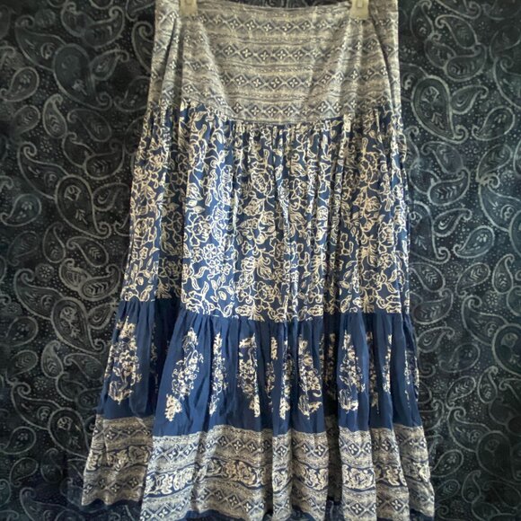 COPY - CHAPS SKIRT SZ 8 - Picture 2 of 5